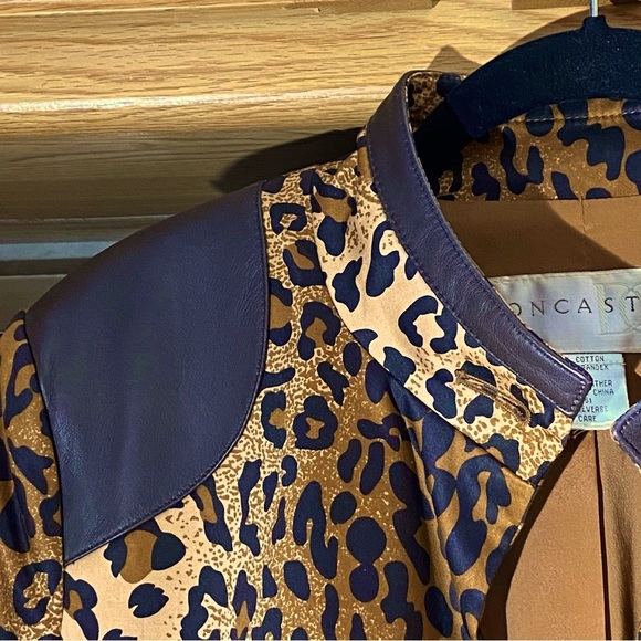 Host Pick! RARE DON CASTER TRUE Modern look VINTAGE LEOPARD/ LEATHER TRENCH - Picture 2 of 16